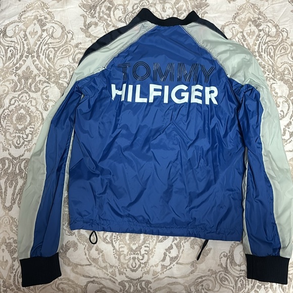 Tommy Hilfiger Blue Windbreaker| Size Small| W Adjustable straps| 💙 - Picture 8 of 8